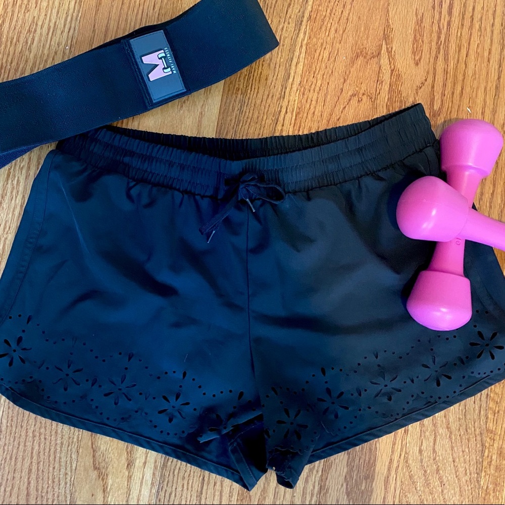 ✨ RBX Scalloped Black running Shorts✨